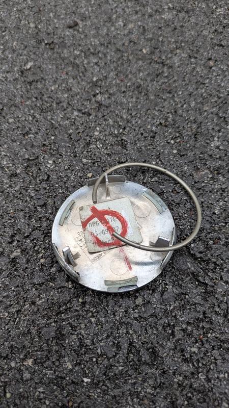 Broken centre cap