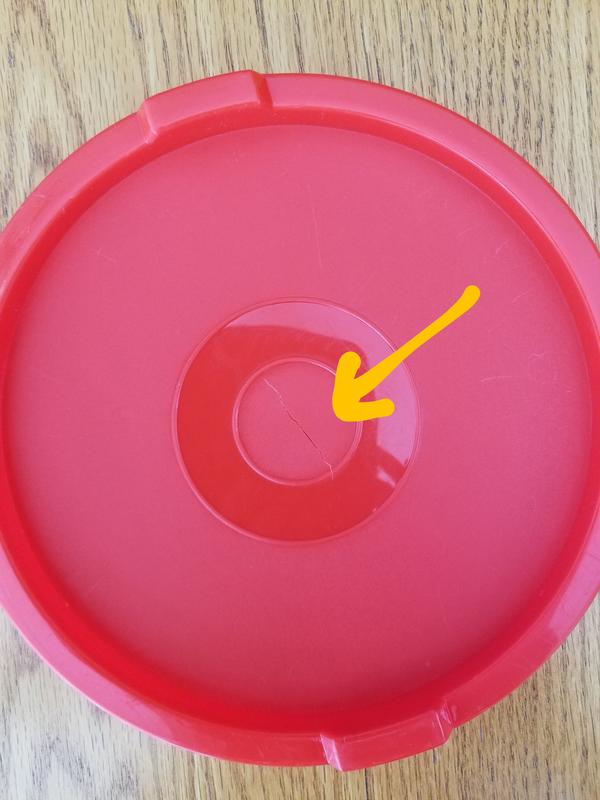 Crack in centre of lid for middle size bowl