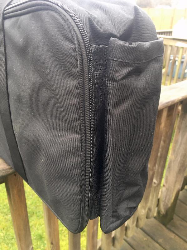 External pockets held shut with hook n loop when not needed