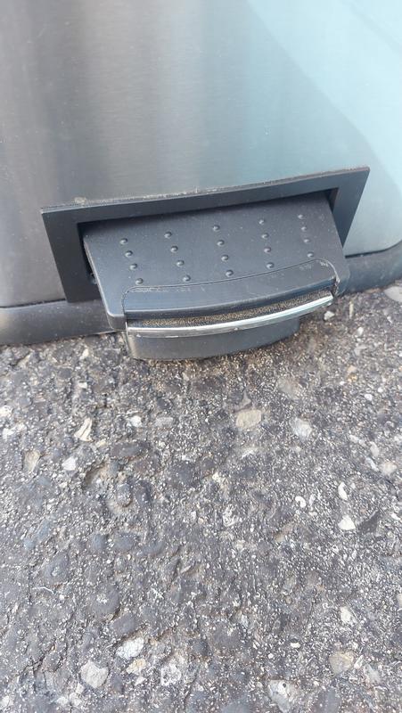 Le bout en métal à lâcher après 1 semaine....