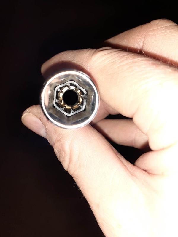 Lacks alot of rubber to hold it...