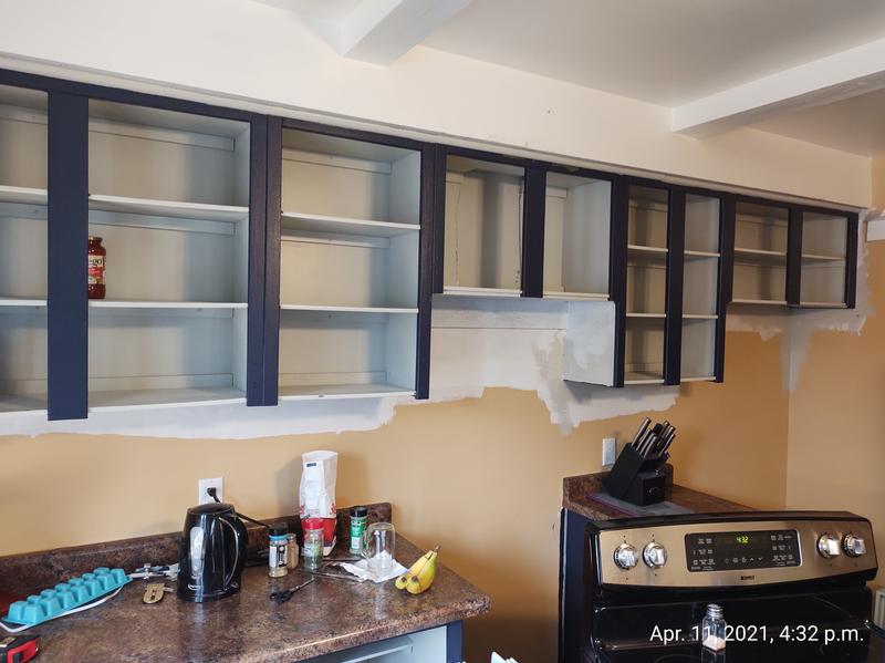 The gray colour, although same application and finish was successfuly applied with one coat..