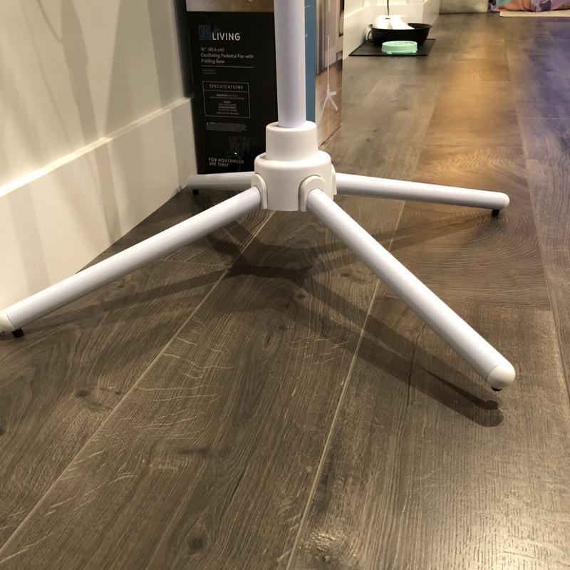 Unstable legs, front leg doesn’t sit on ground