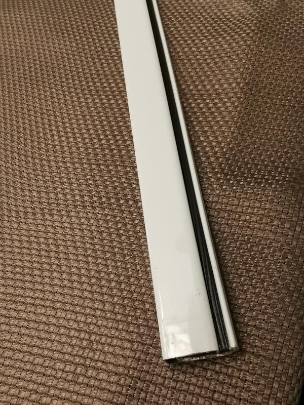 Comes with spline already in the groove (why?)