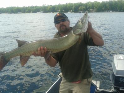 20lb.44inLURE:.black muskie killer