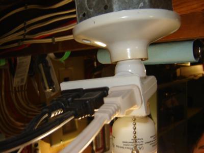 Drôle de branchement mais c'est pour 3 minis lampes à D.E.L