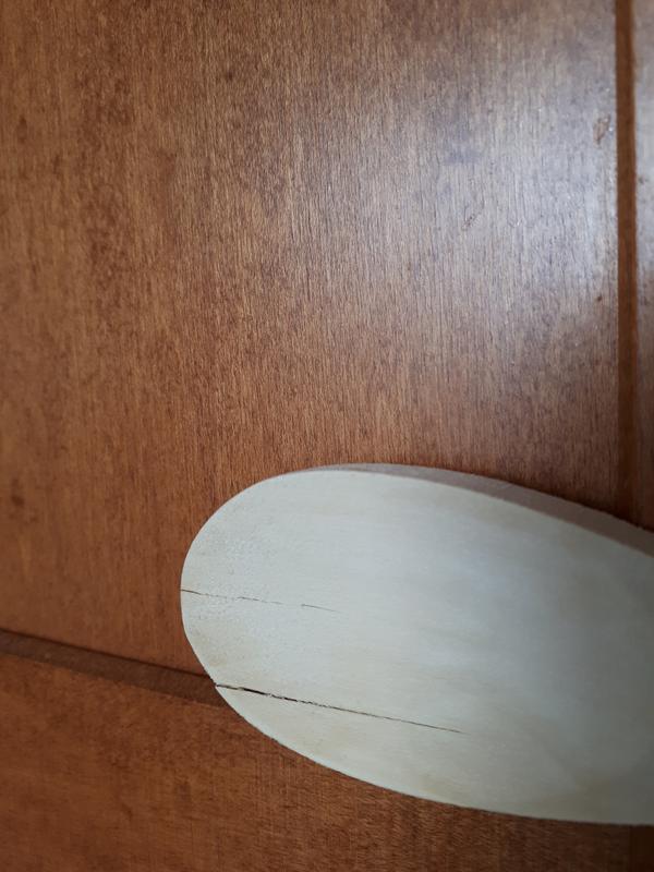 First picture is the set of 3 - one of which is cracked post initial use. The second picture is the cracked spoon -post use.