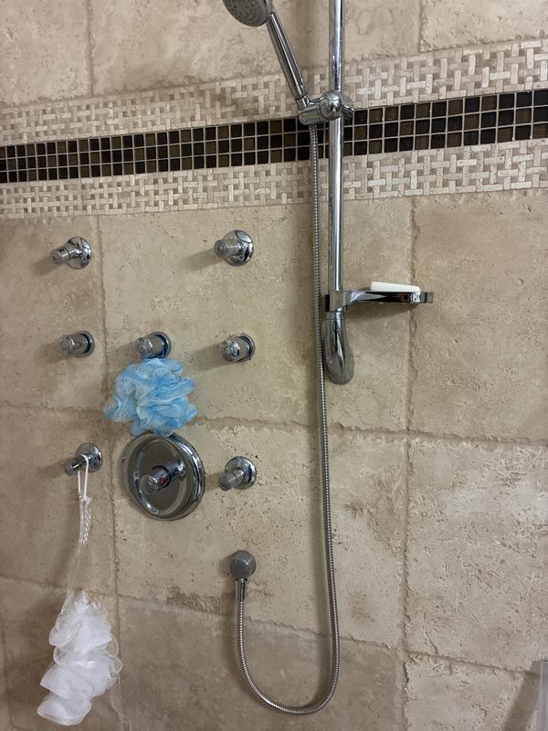 Mon nouveau tuyau de douche installé