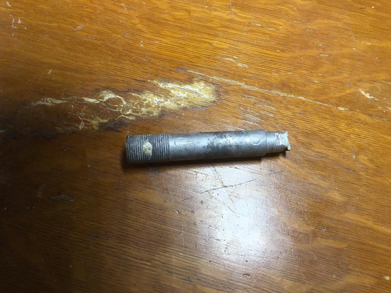 Poor design should be threaded on both ends.