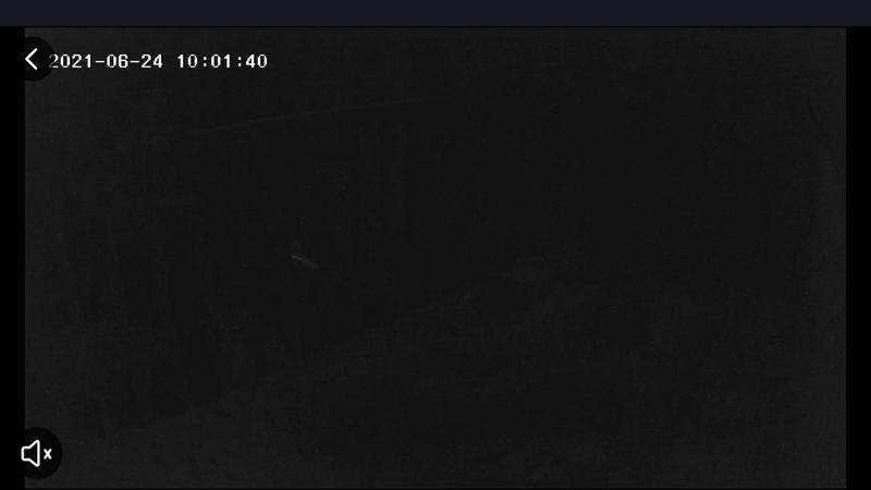 La chambre à 9h le matin, les stores fermés