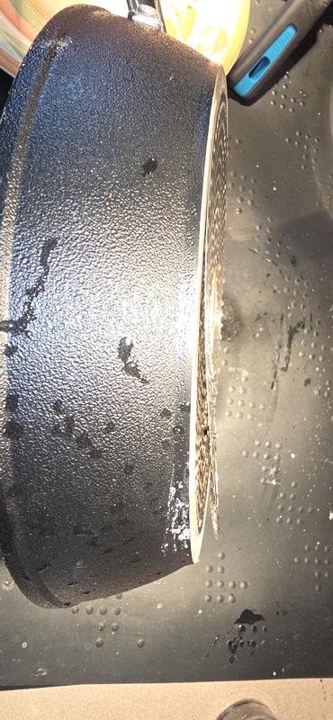 Layer under pan separated with light use on induction range.