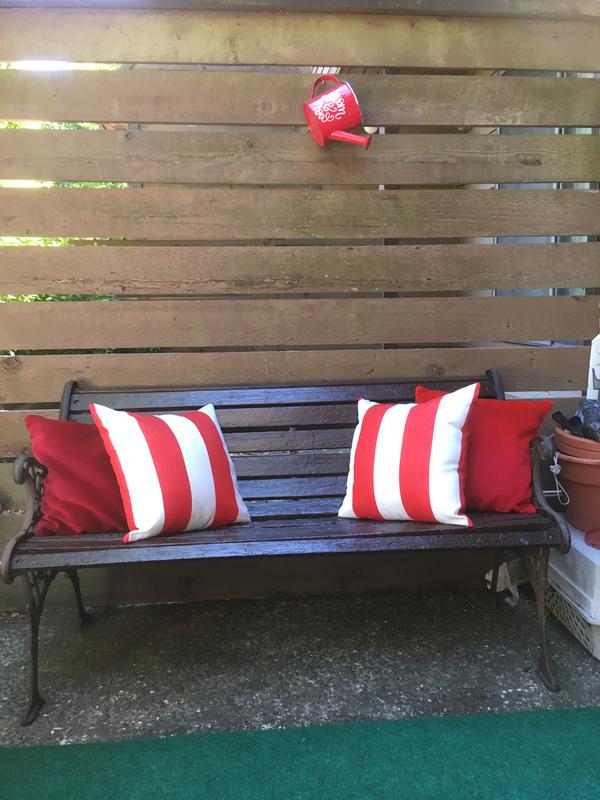Outdoor Patio Pillow ~ Fleming Red ~ 16 x 16 x 5  **NEW** 