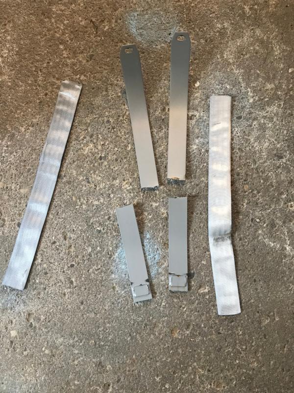 The two leaf springs that broke so far