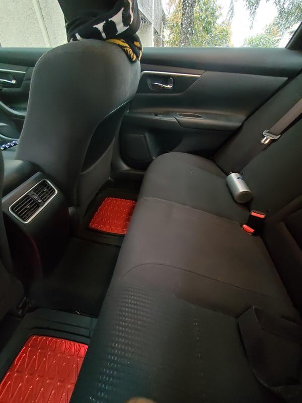 Photos of the previous set of matts in my former vehicle. Lovd 'em so much that i bought 'em again. Word.