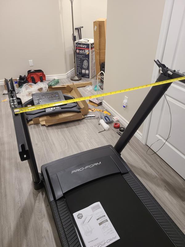 Center distance measurement between uprights