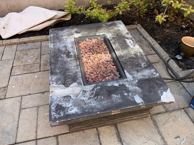 Notre table de foyer exterieur canvas apres un an!