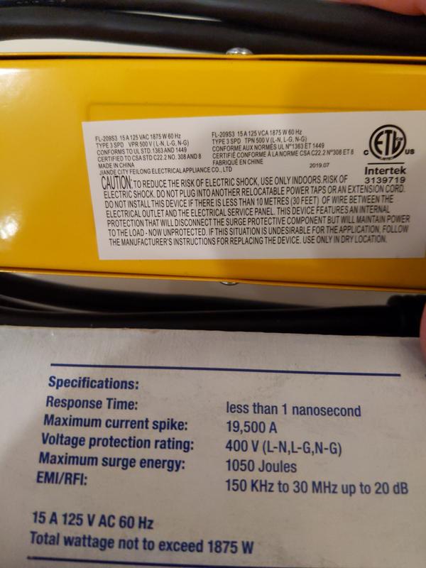 Box below claims better rating than sticker on product above (400 vs 500 volts)