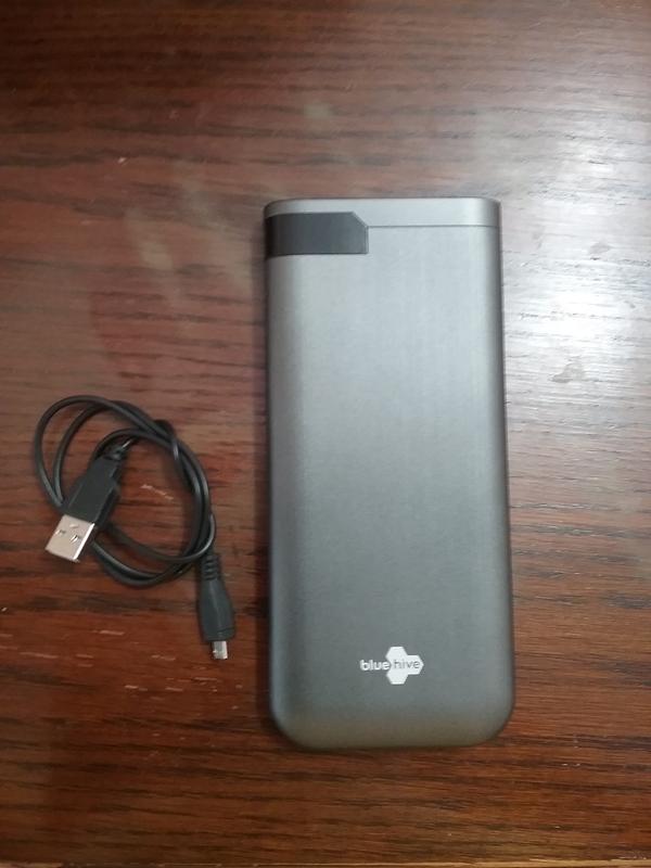 Chargeur Bluehive a deux ports supposement de 16 000 mAh