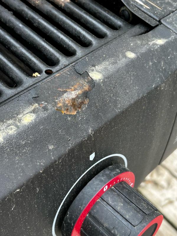 Peinture atteinte par la chaleur et qui rouille