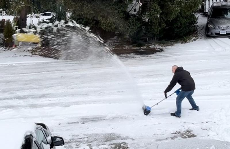 Snow Shovel Jan 18 2024