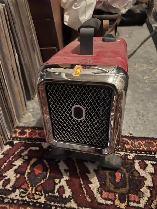 Looks great, doesn't heat much.