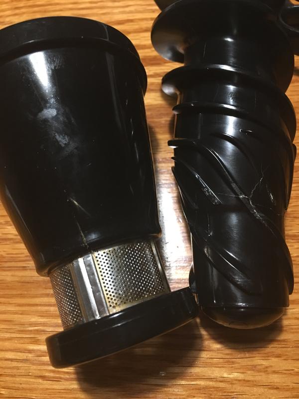 Cracked auger and juicer screen