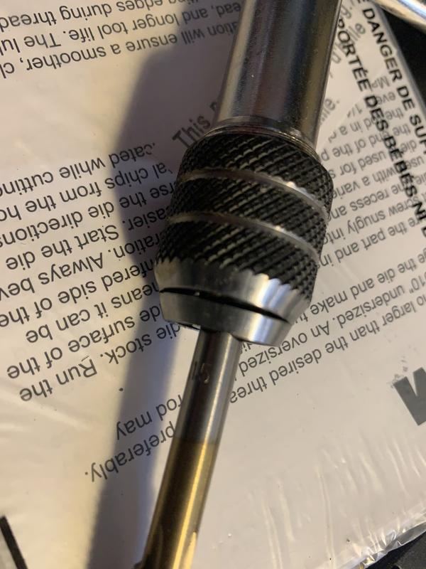 Chuck stress fracture from 1 use. Hand tightened and no extra leverage on the T bar.