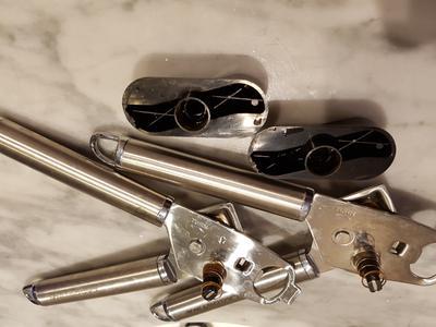 Rusty internal parts and cracked plastic handles