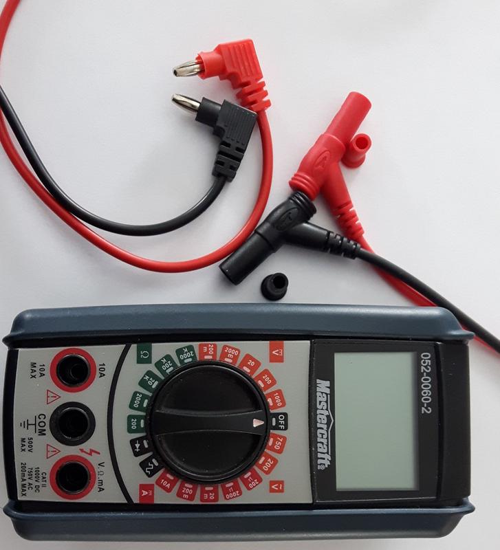 052-0060-2 multimeter showing old plugs and the ones that come in this set.