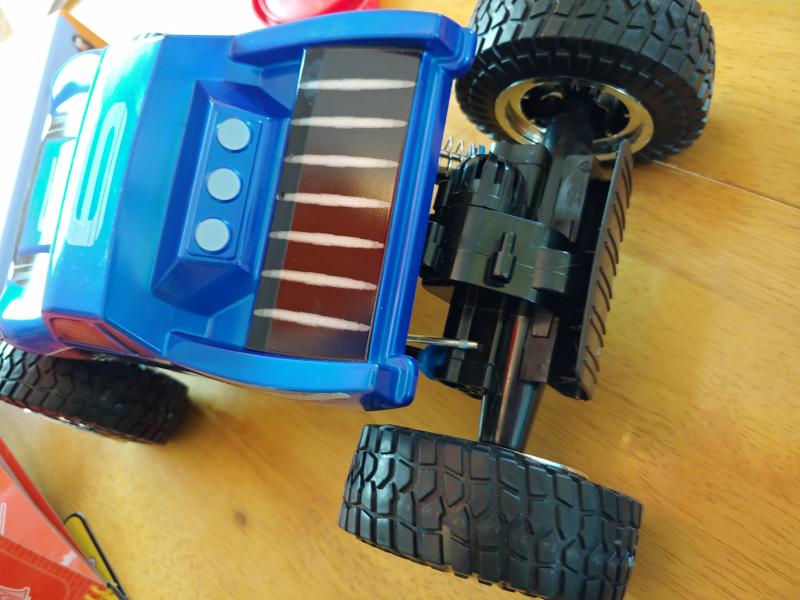 Spring fell off a back wheel, strut broken within a week