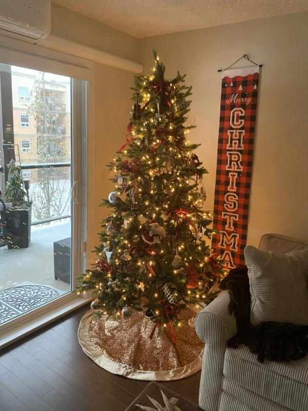 NOMA PreLit Kensington Christmas Tree with Tree Stand, 450