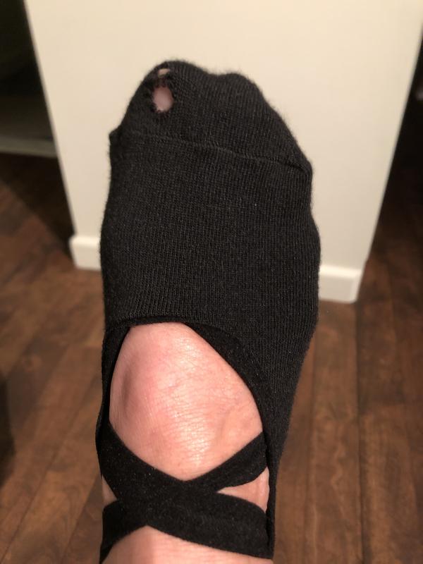Gaiam Grippy Yoga Barre Socks  Women's S/M Size 5-10 – WholeLotta