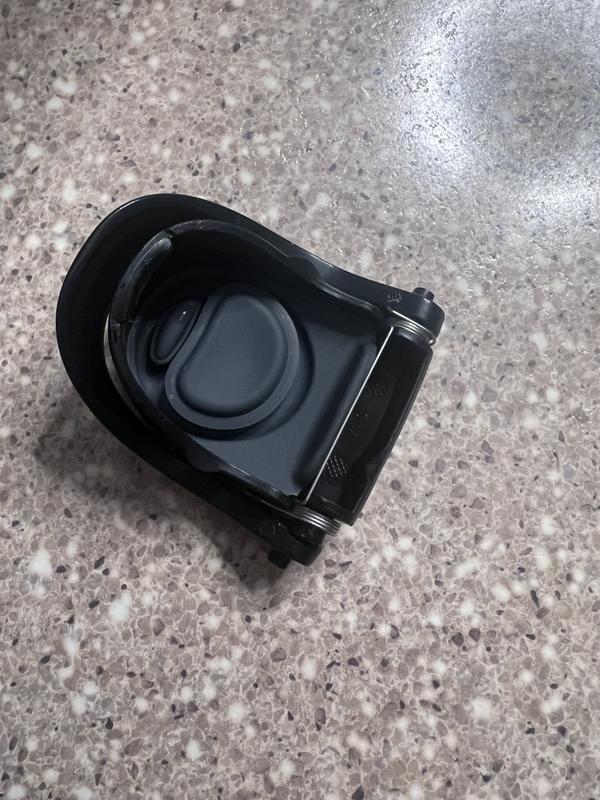 Broken lid