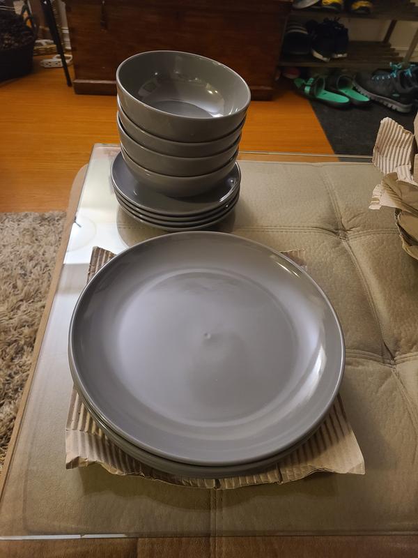 Bowls and plates are a great shape and size