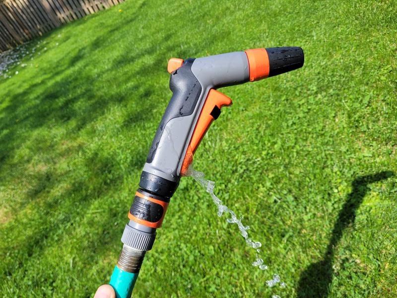 Cheap plastic handle leaks