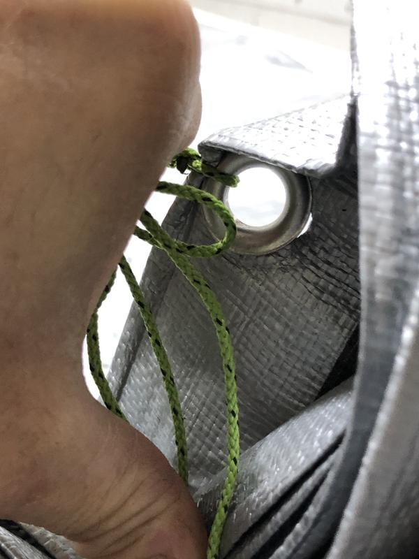 You can see what happens when even a little tension is applied