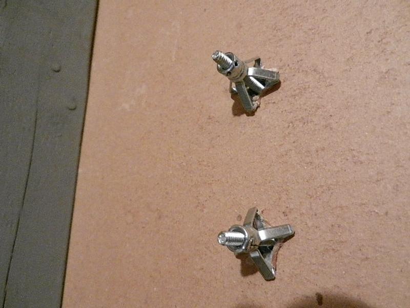 fully epanded hollow wall anchors