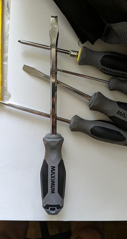 You can see how the tip is broken.