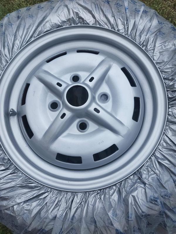 Using the Wheel Masking Covers