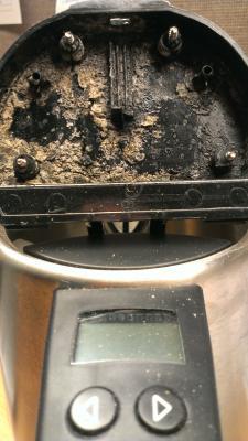 inside the broken lid