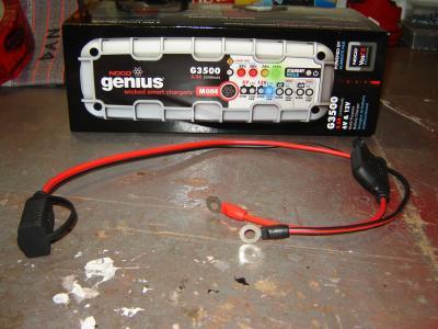 Connecteur à anneau avec fusible intégré.