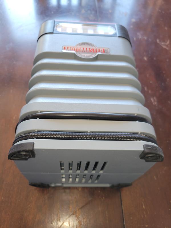 You can see the air intake at the bottom but also at the sides.