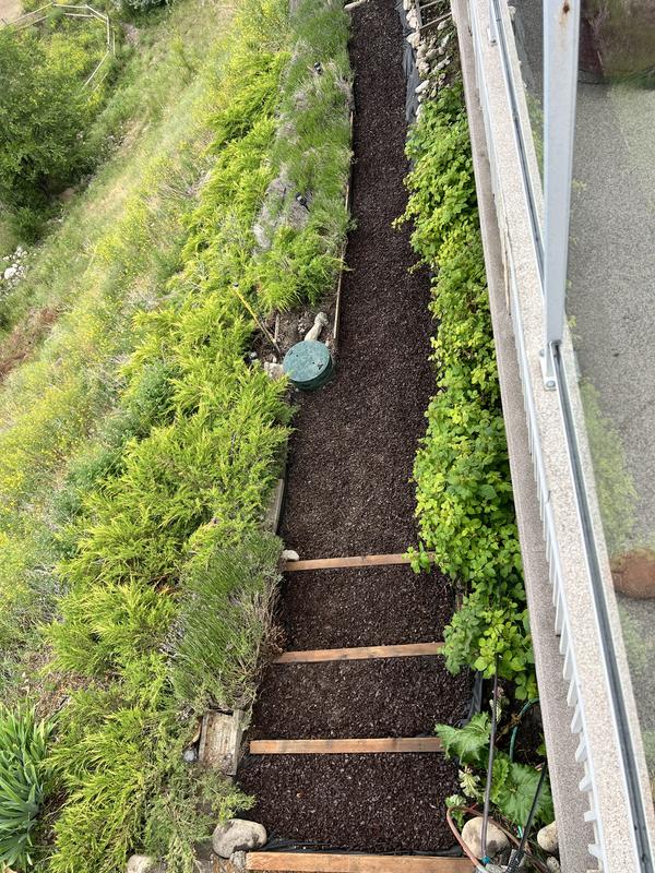 Soft & comfy to walk on.