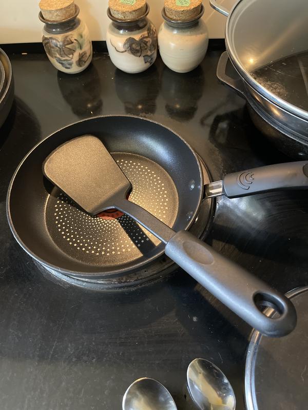 Does the trick for teflon frypans