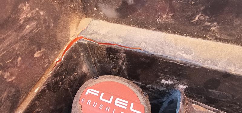 Toolbox cracking in the corners on both sides.