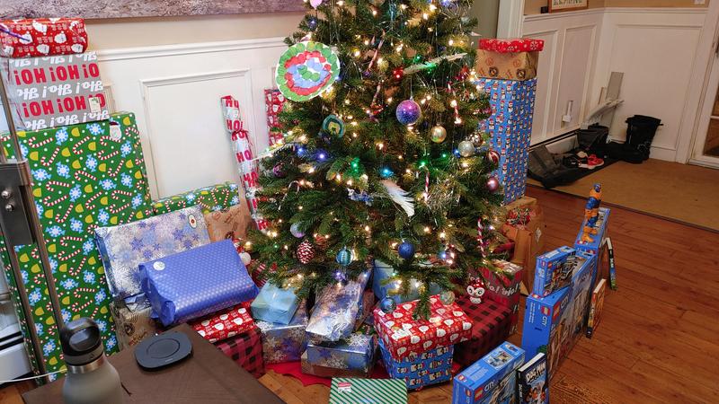 Great Tree (Presents not included)