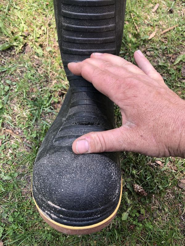 Split at the front. Boots barely used