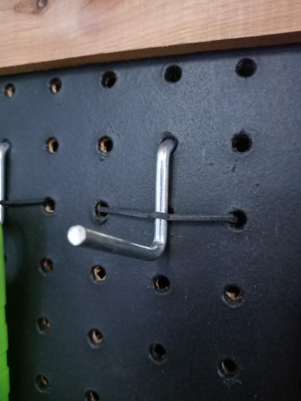 Loads of small hooks