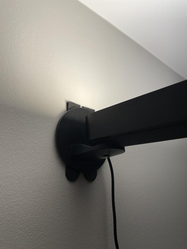 3M working well to hold this lamp