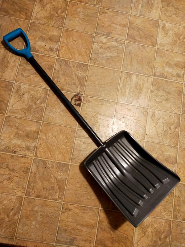 Yardworks Lightweight Fiberglass Snow Scoop Shovel, 14-in